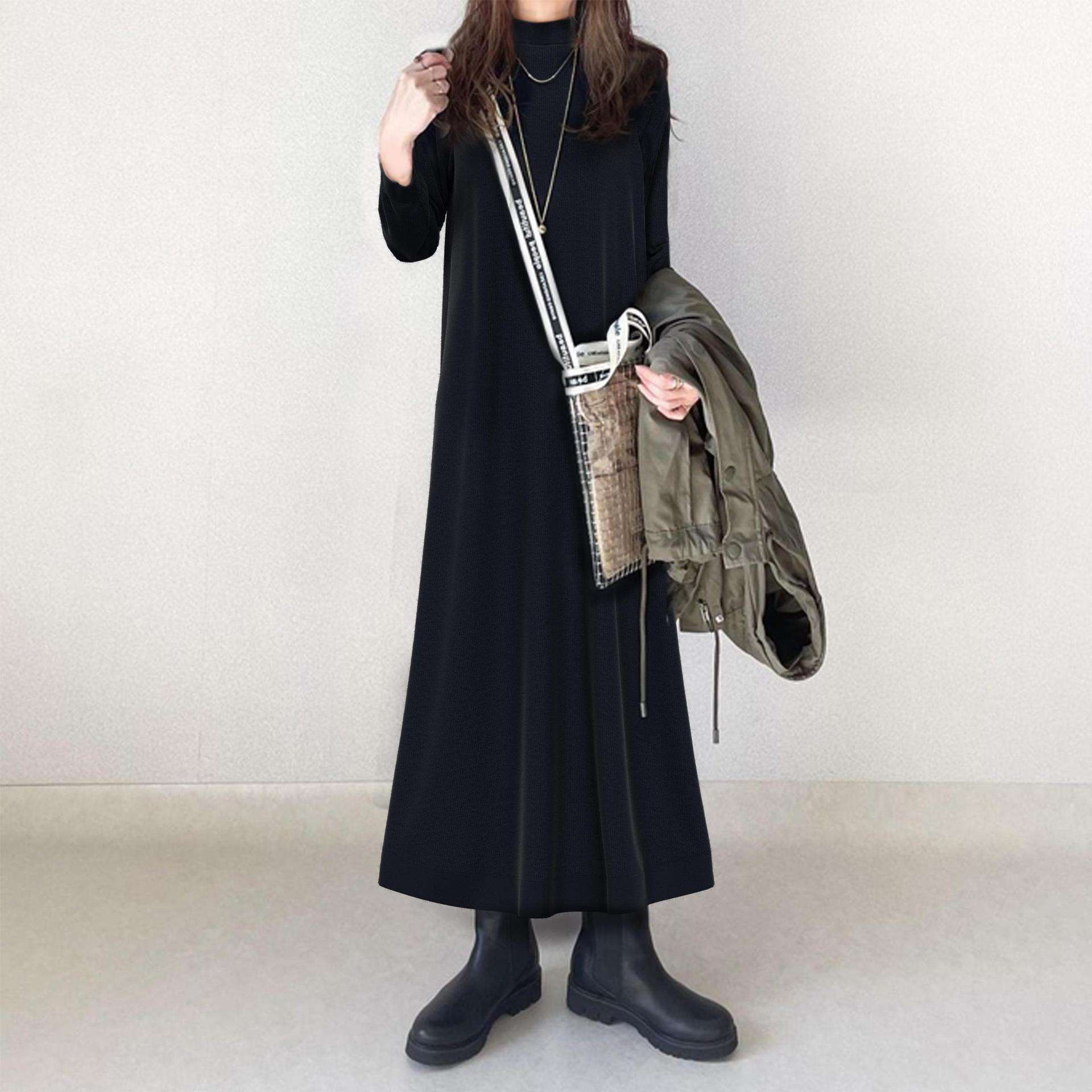 50代ファッション 大人の魅力引き立つタートルネックロングワンピース