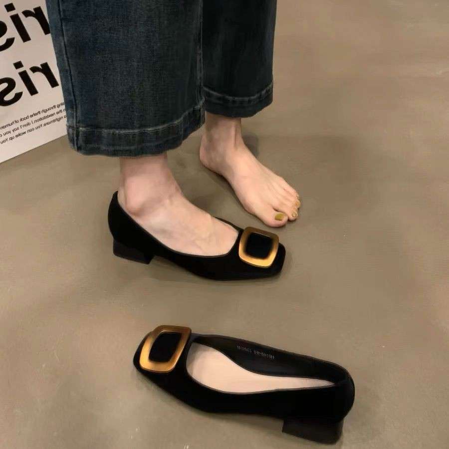 50代ファッション クラシックバックルフラットシューズ