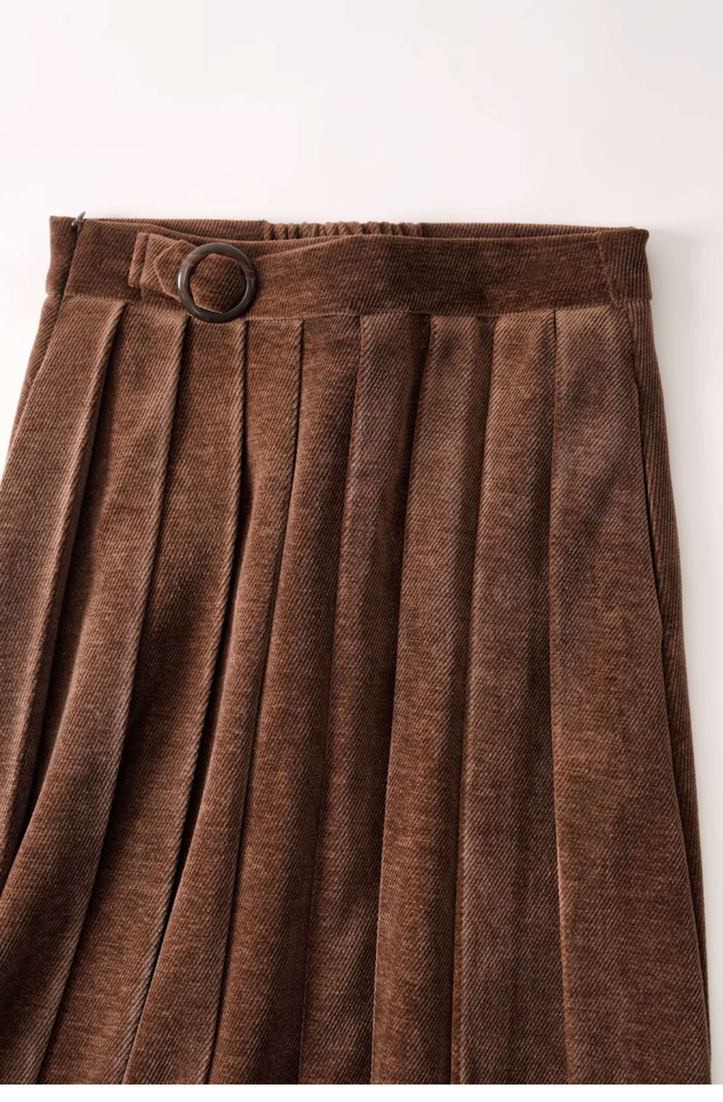 50代ファッション プリーツロングスカート