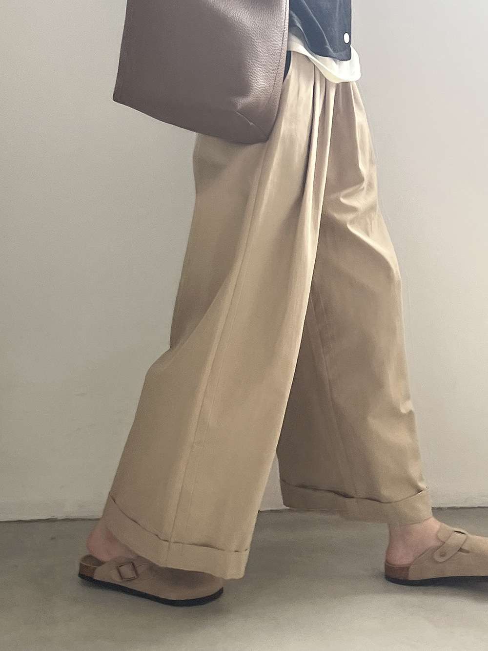 50代ファッション リラックスワイドパンツ