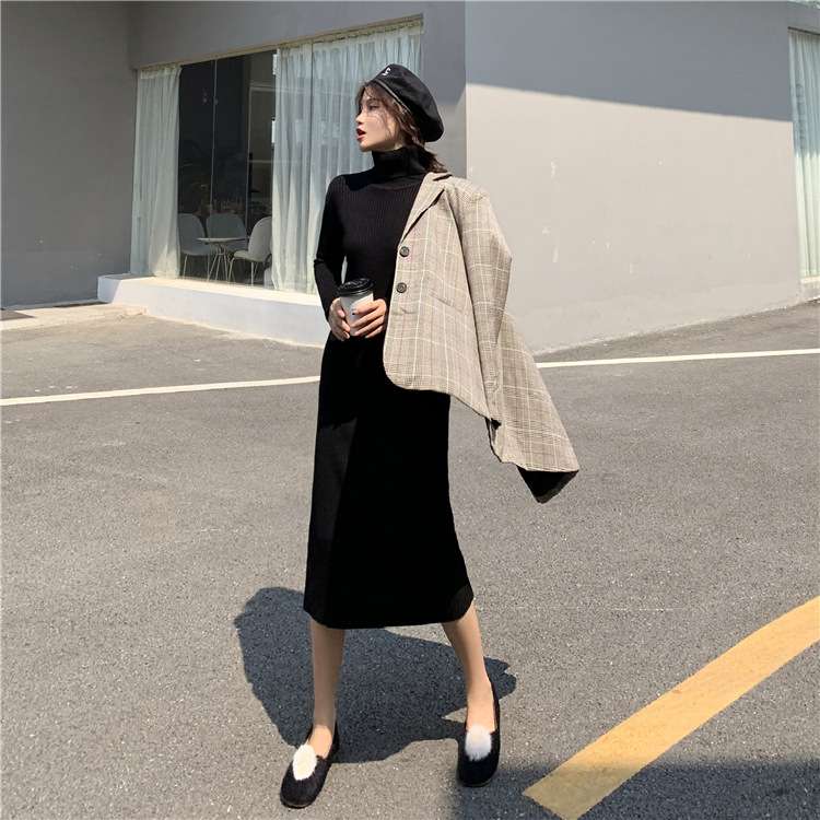 50代ファッション 上品なリブニットワンピース