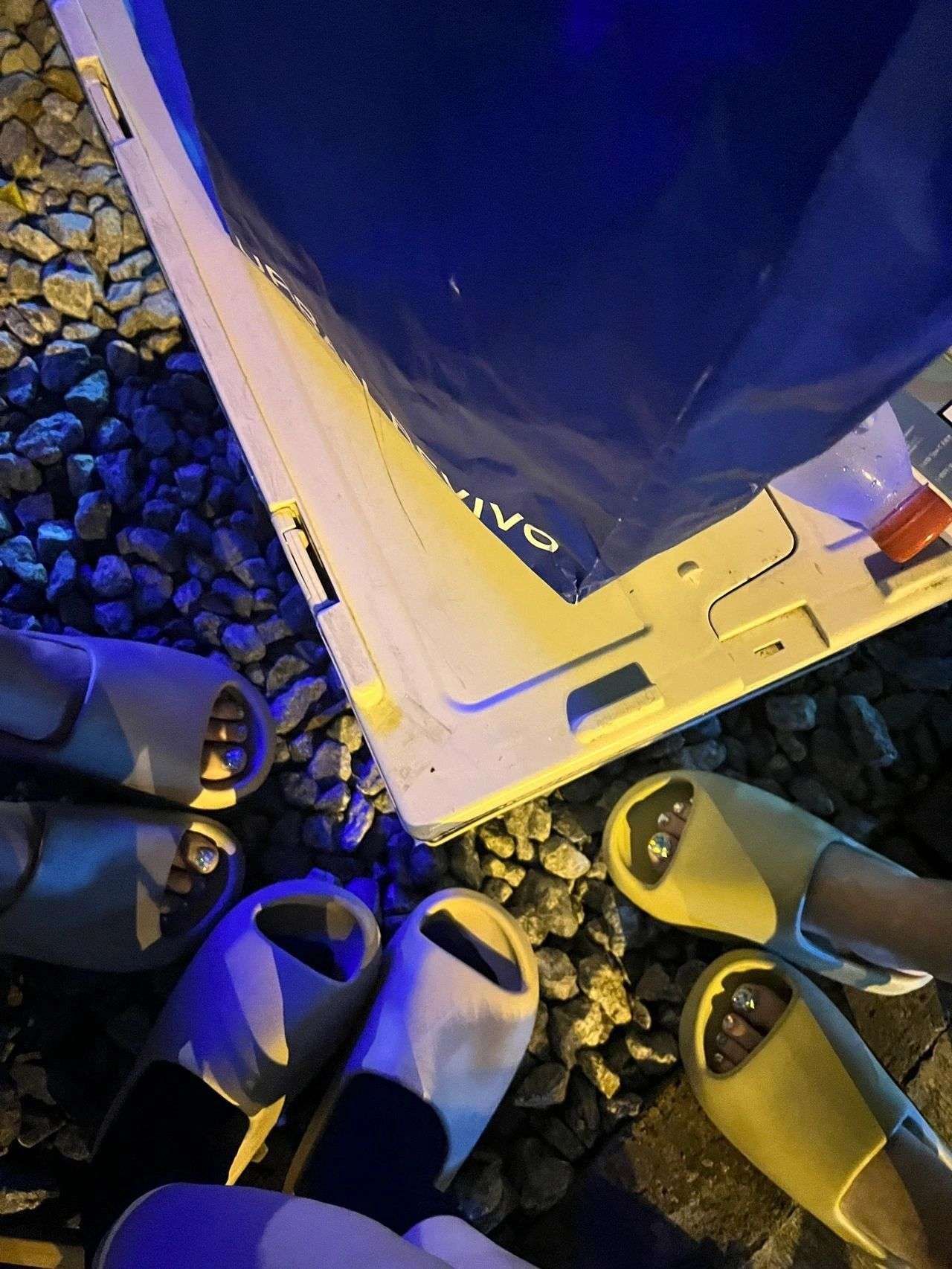 50代ファッション モダンスリッパスニーカー