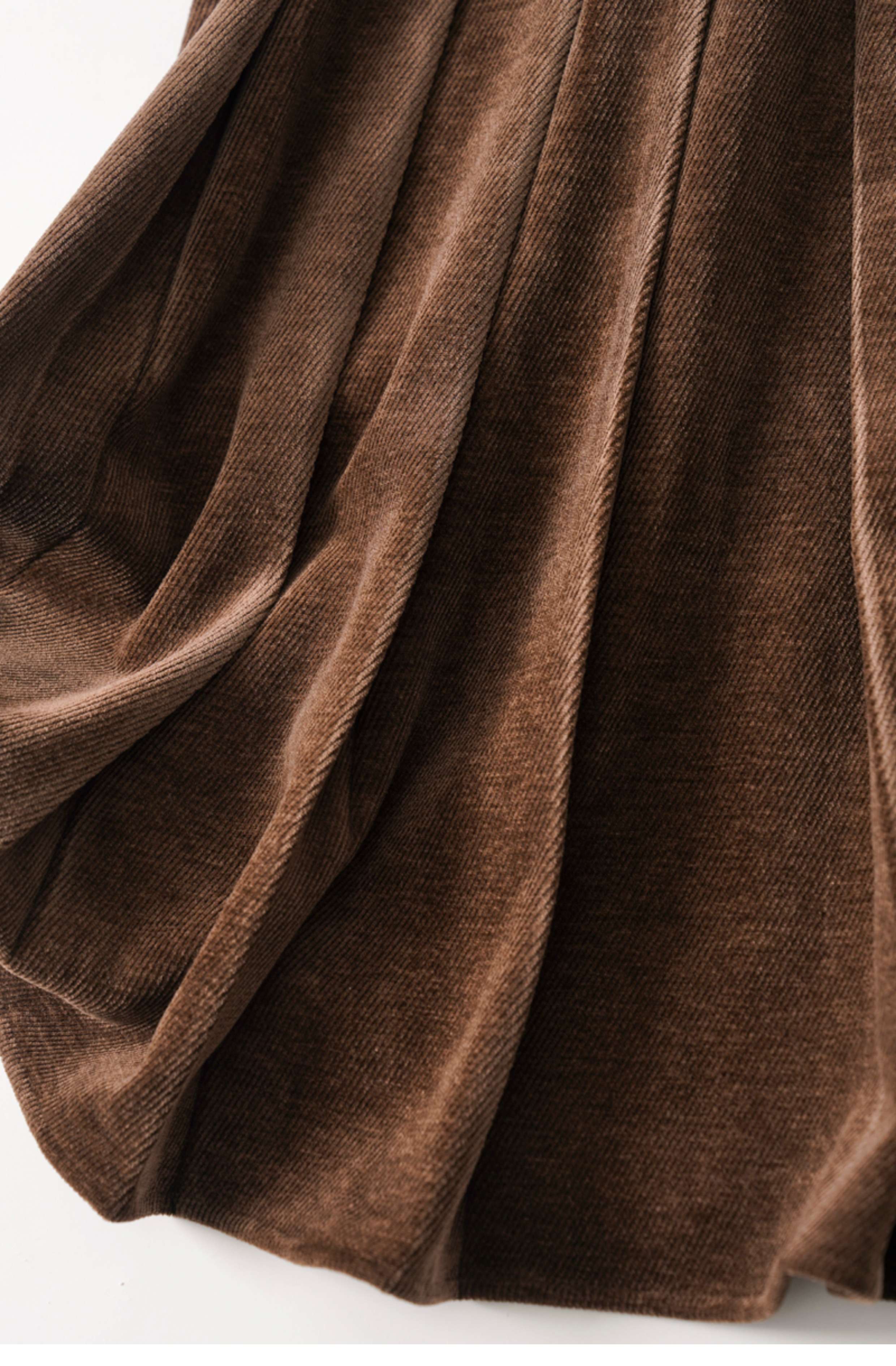 50代ファッション プリーツロングスカート