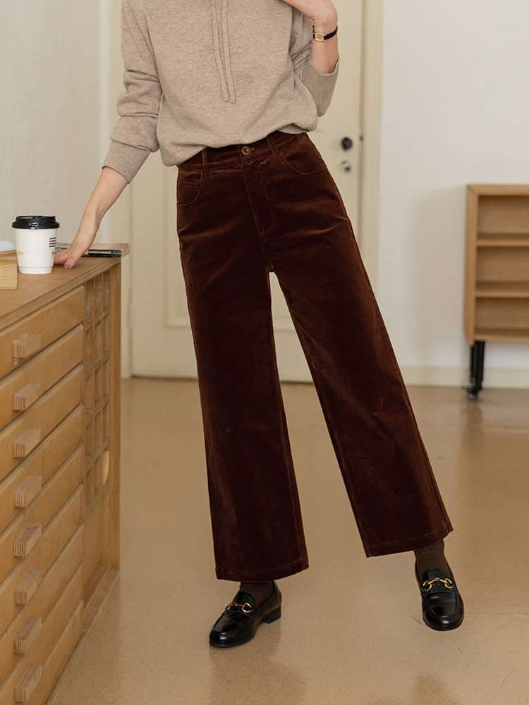 50代ファッション 大人のゆったりコーデュロイパンツ