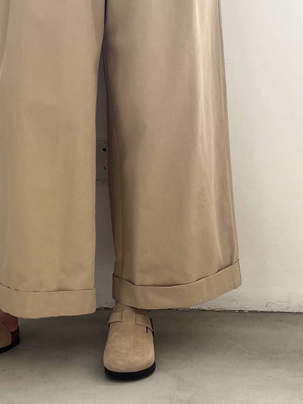 50代ファッション リラックスワイドパンツ