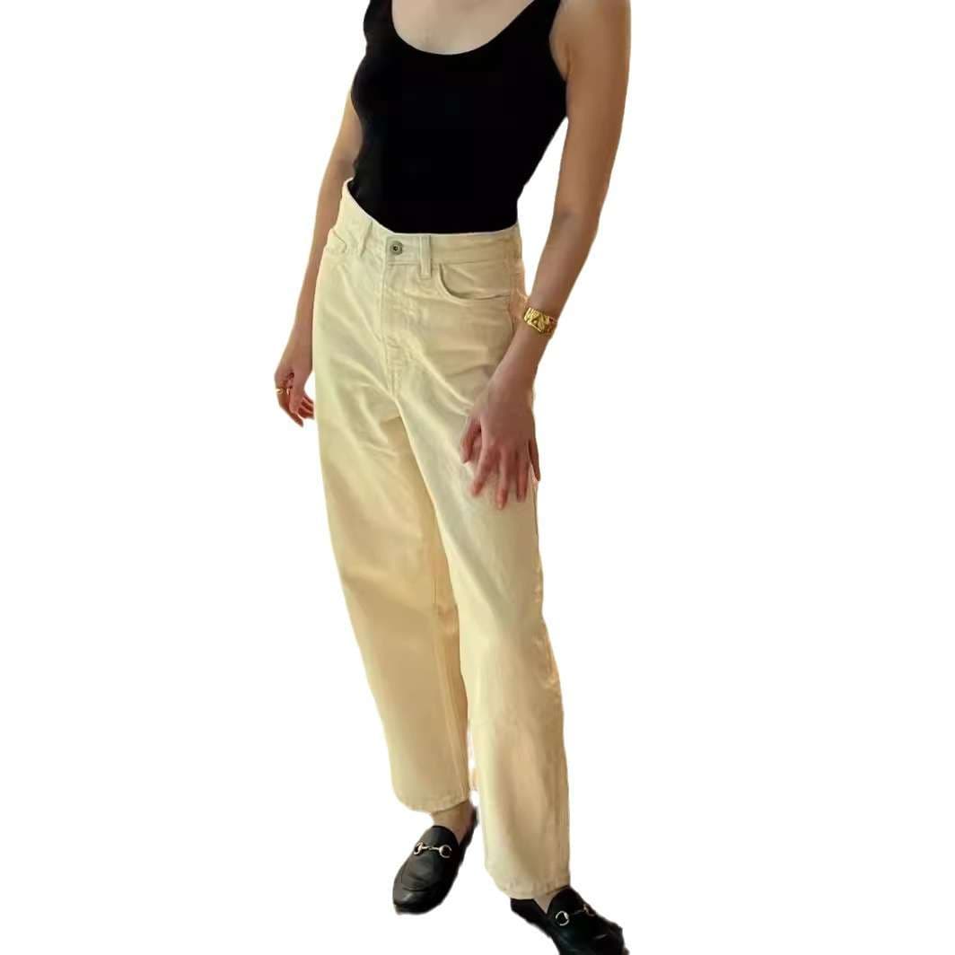 50代ファッション ゆったりシルエットのワイドパンツ