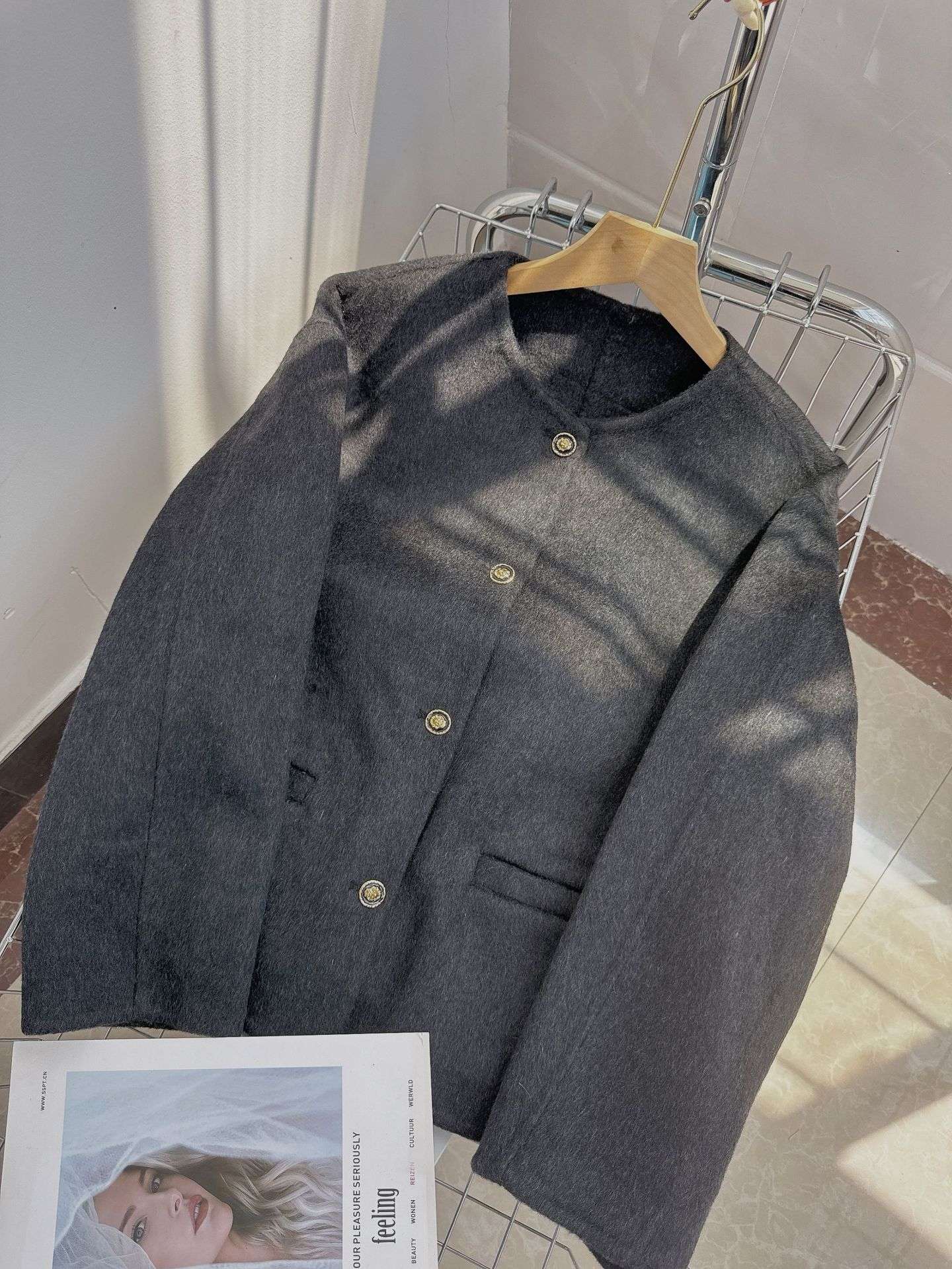 50代ファッションアウター クラシック短丈ウールジャケット