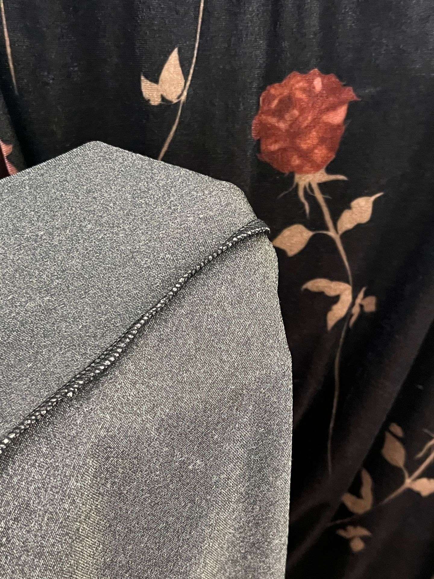50代ファッション 華やか花柄ロングスカート