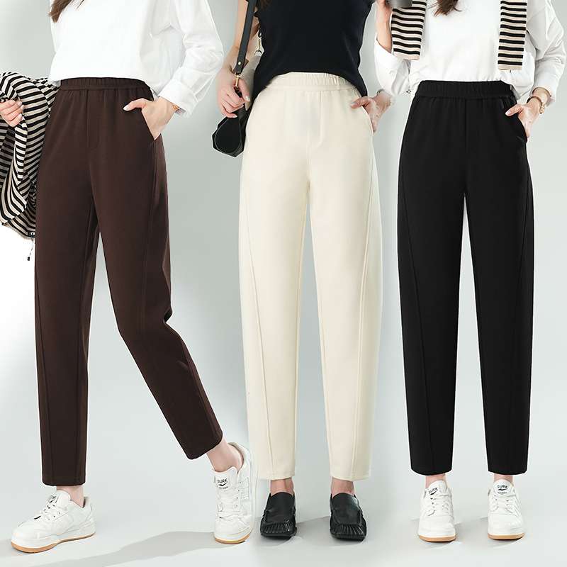 50代ファッション シンプル楽ちんシガレットパンツ