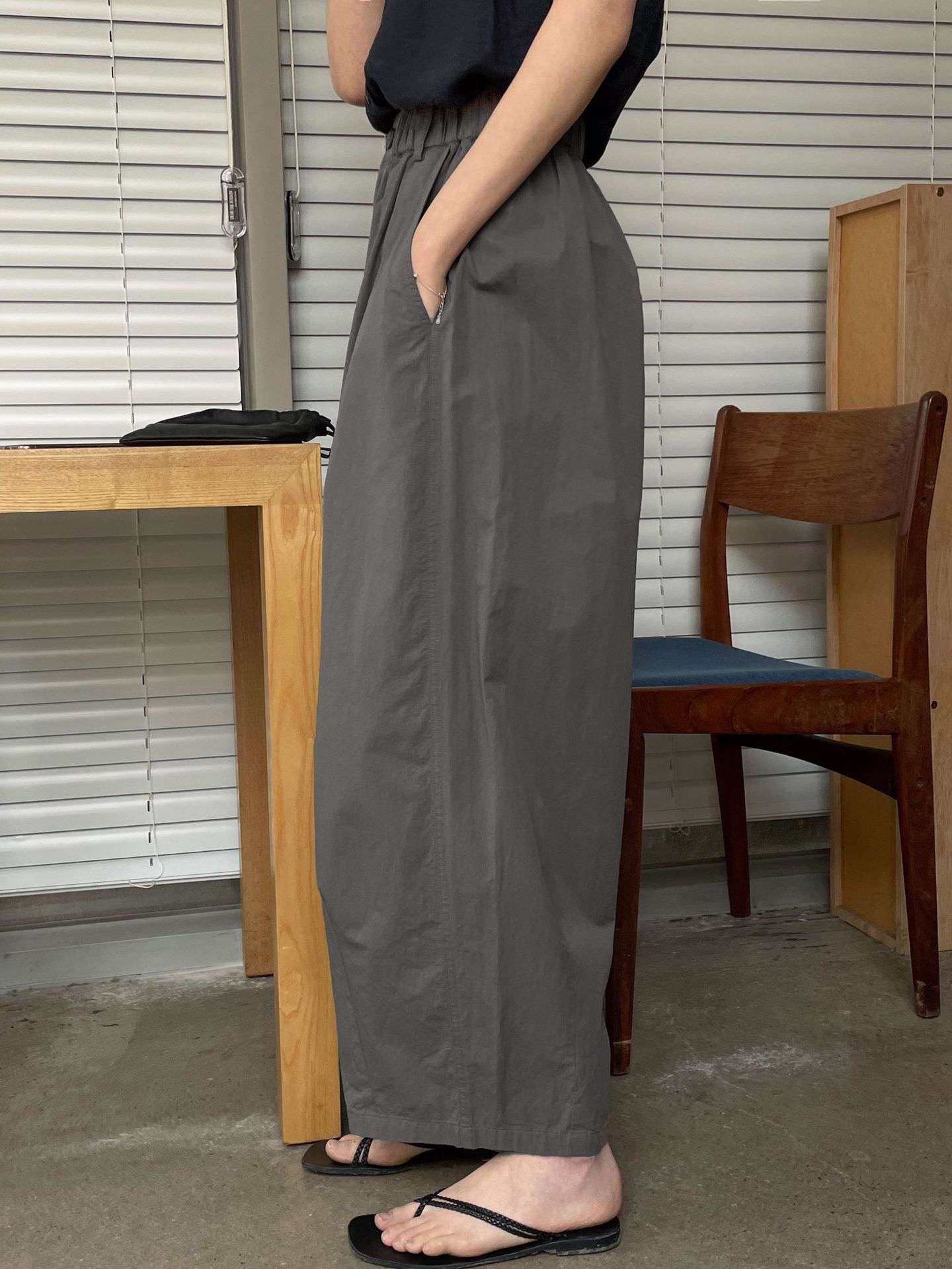 50代ファッション ゆったりワイドパンツ