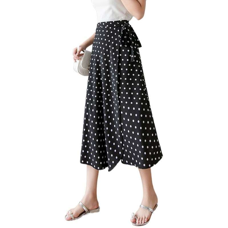 50代ファッション ふんわり水玉ミディスカート