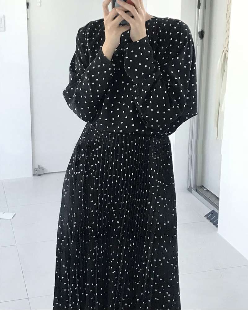 50代ファッション 大人の上品水玉ワンピース
