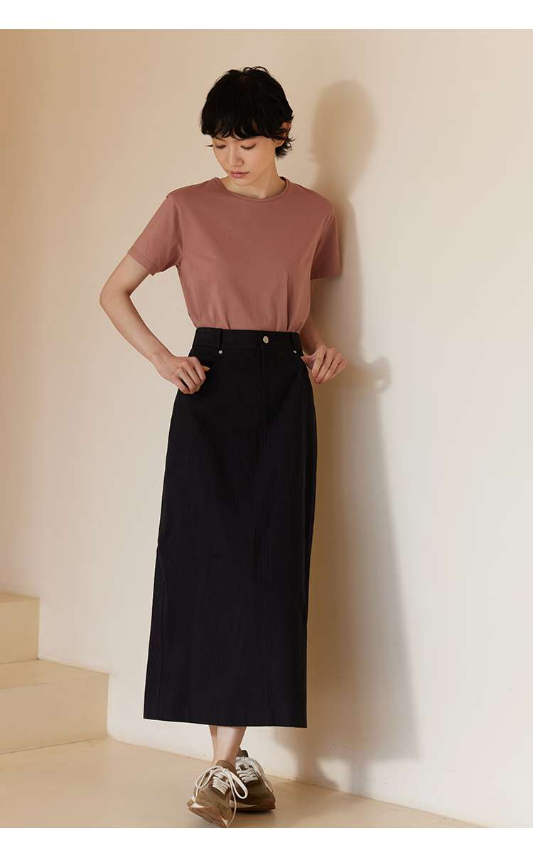 50代ファッション 大人の上品ロングスカート