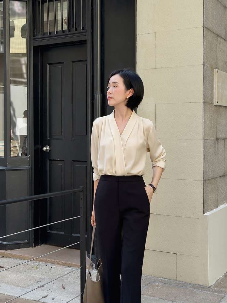 50代ファッション 大人の洗練カシュクールブラウス