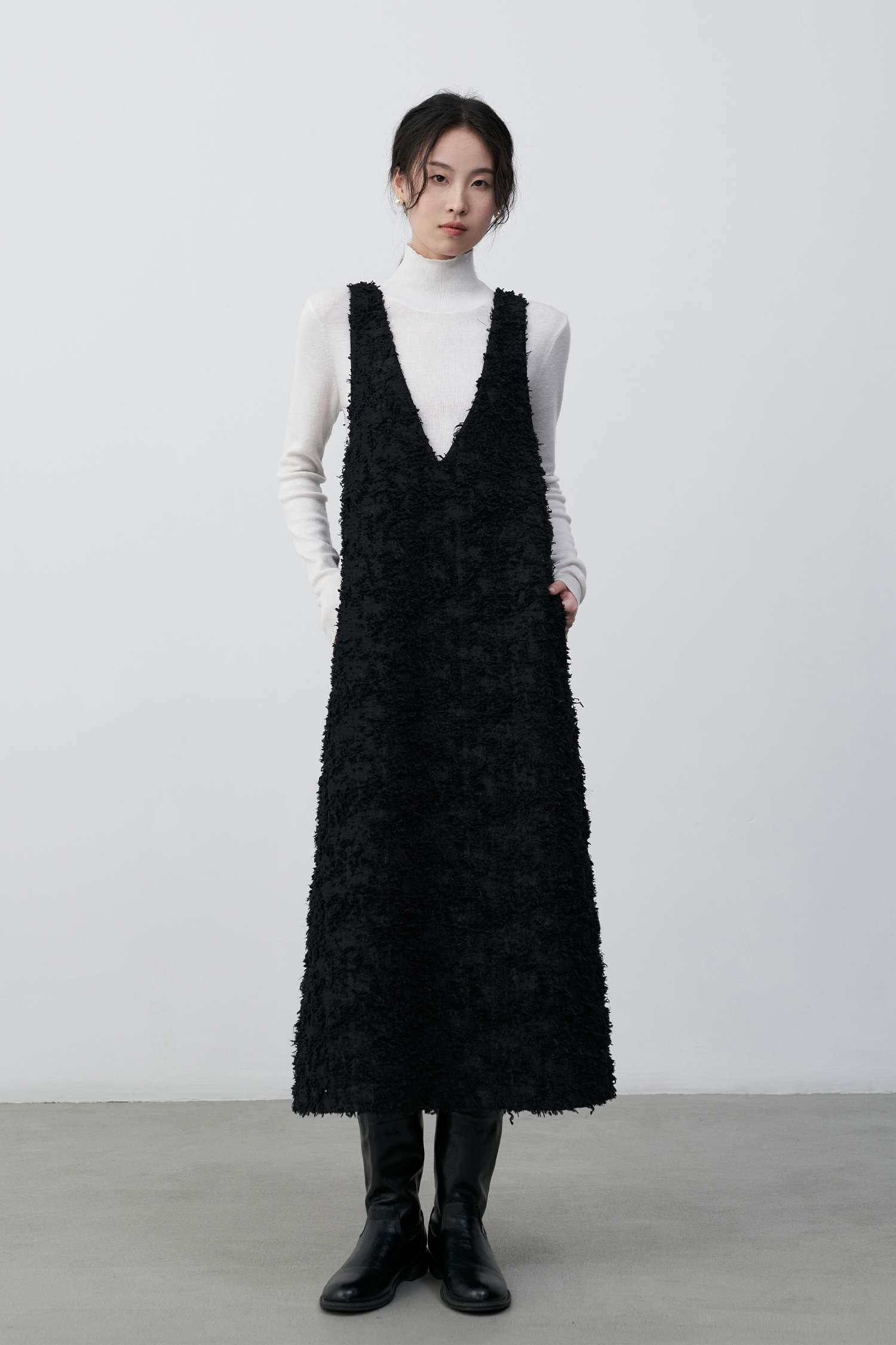 50代ファッション 洗練されたウール混ジャンパースカート