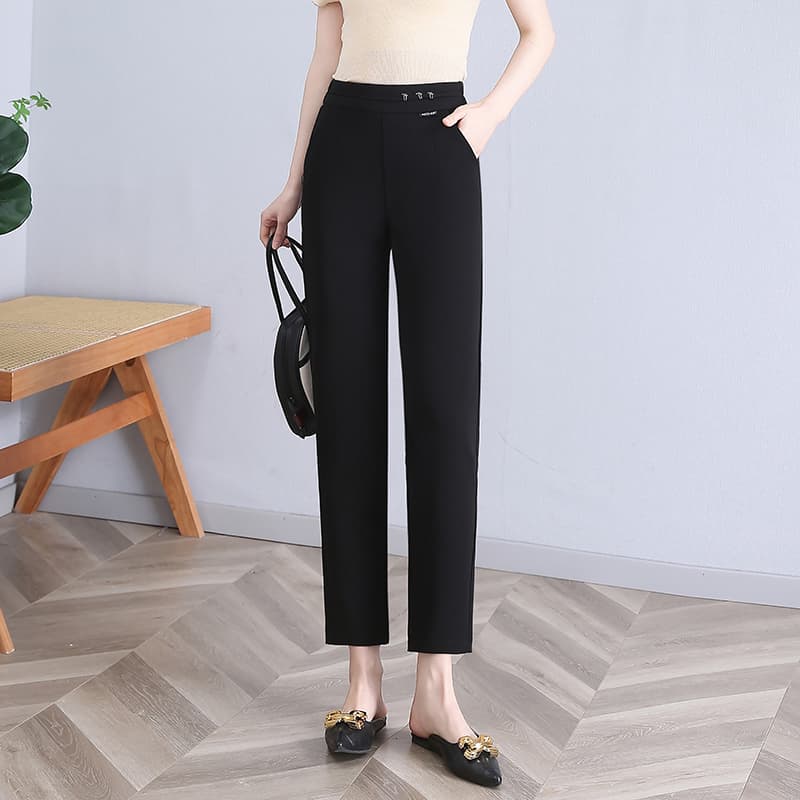 50代ファッション 美シルエット ストレートパンツ