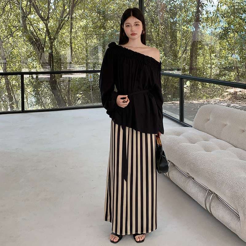 50代ファッション 大人の魅力ストライプロングスカート