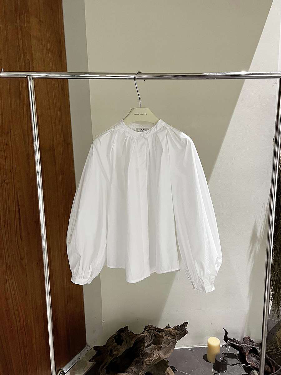50代ファッション ふんわりボリューム袖ブラウス