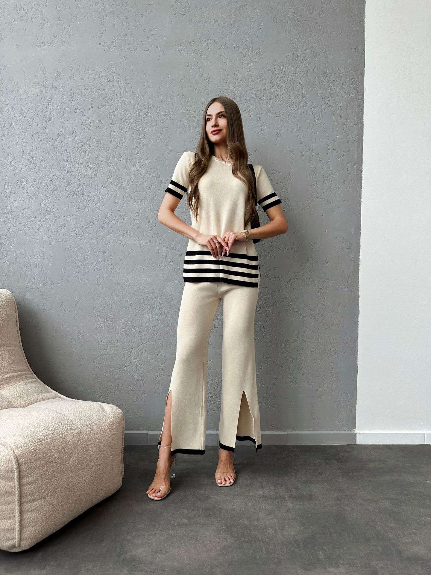 50代ファッション 大人のリラックスニットセットアップ