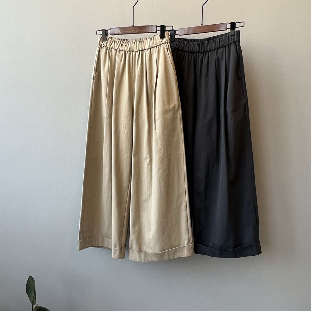 50代ファッション リラックスワイドパンツ