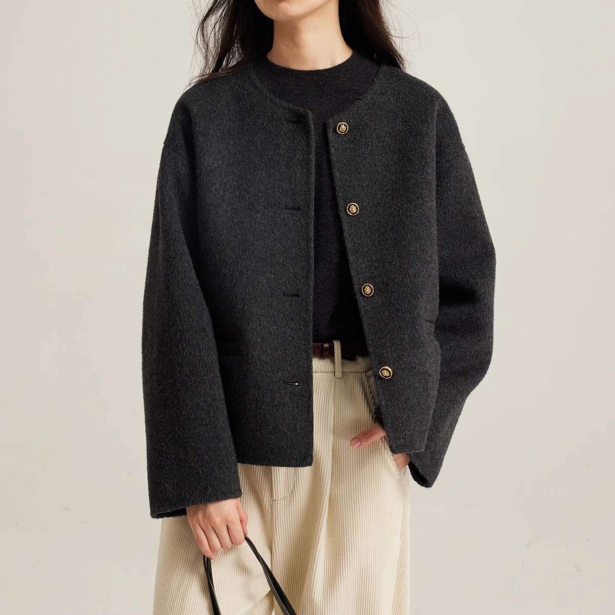 50代ファッションアウター クラシック短丈ウールジャケット