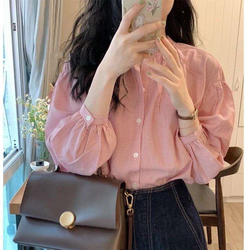 50代ファッション ふんわりスリーブ ストライプシャツ