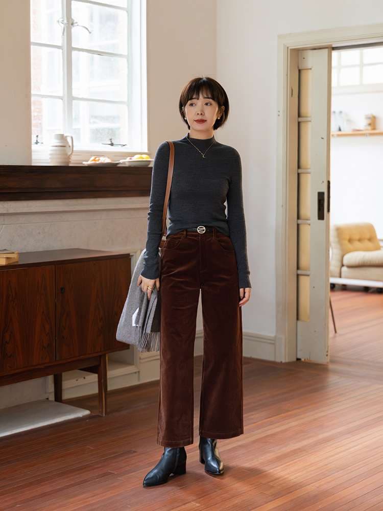 50代ファッション 大人のゆったりコーデュロイパンツ