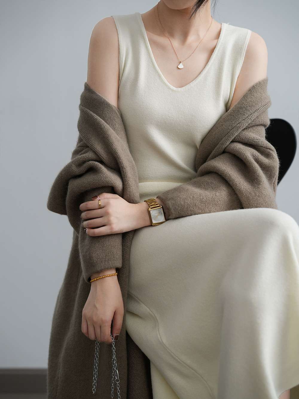 50代ファッション 大人の洗練ノースリーブワンピース
