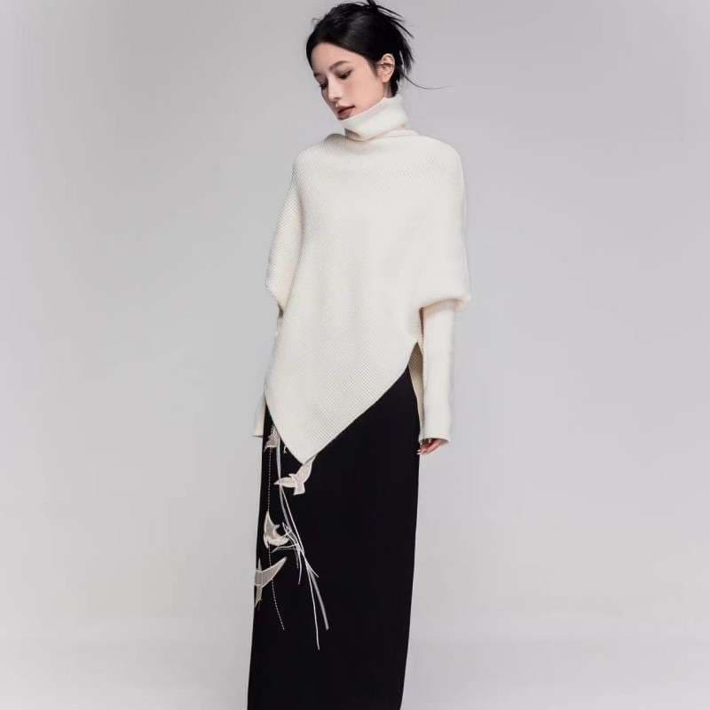 50代ファッション 重ね着風タートルネックニット