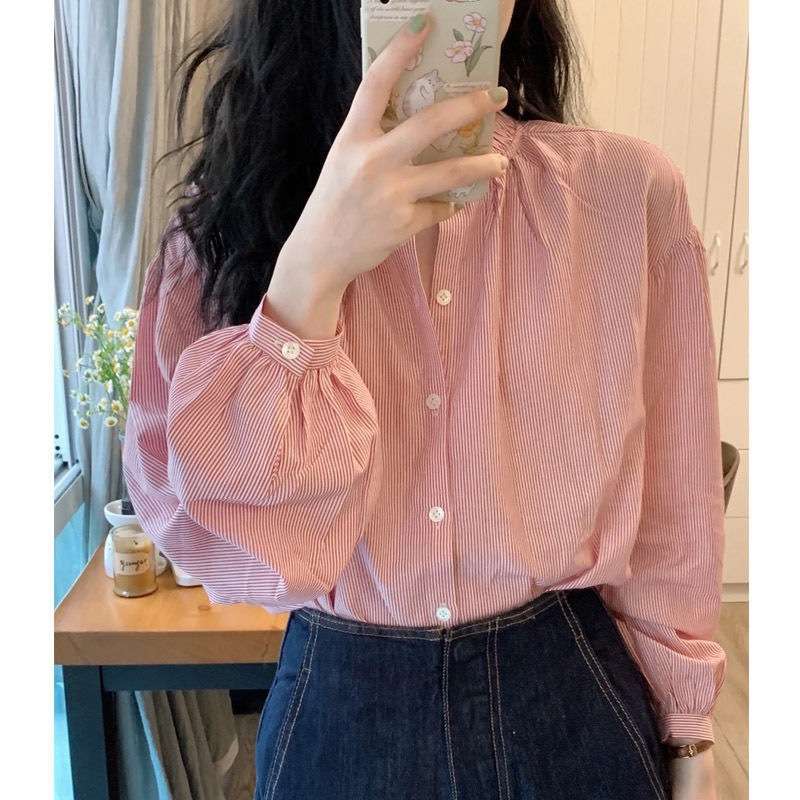 50代ファッション ふんわりスリーブ ストライプシャツ