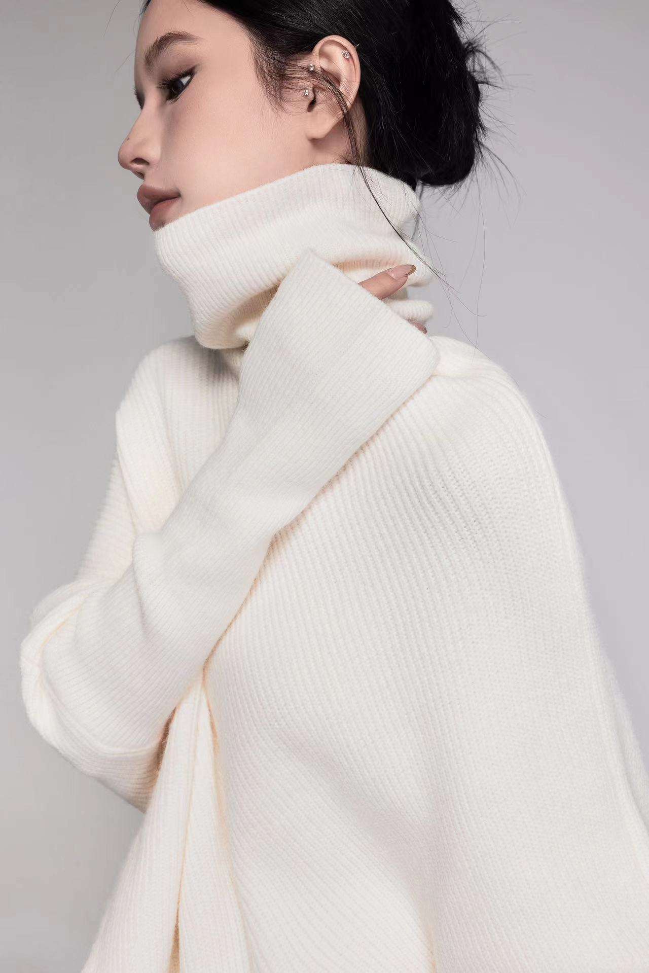 50代ファッション 重ね着風タートルネックニット