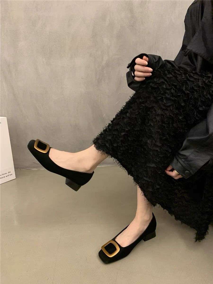 50代ファッション クラシックバックルフラットシューズ