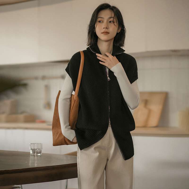 50代ファッション 大人の落ち着きジレットベスト