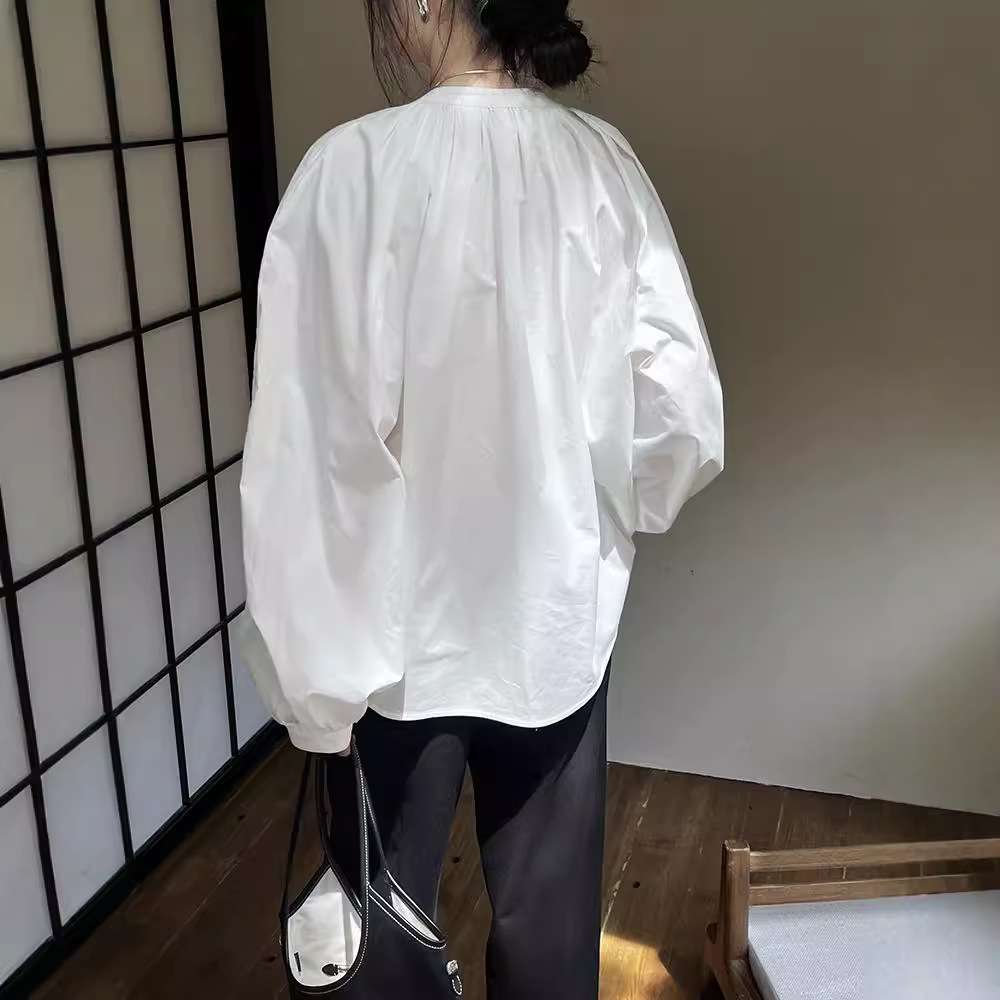 50代ファッション ふんわりボリューム袖ブラウス