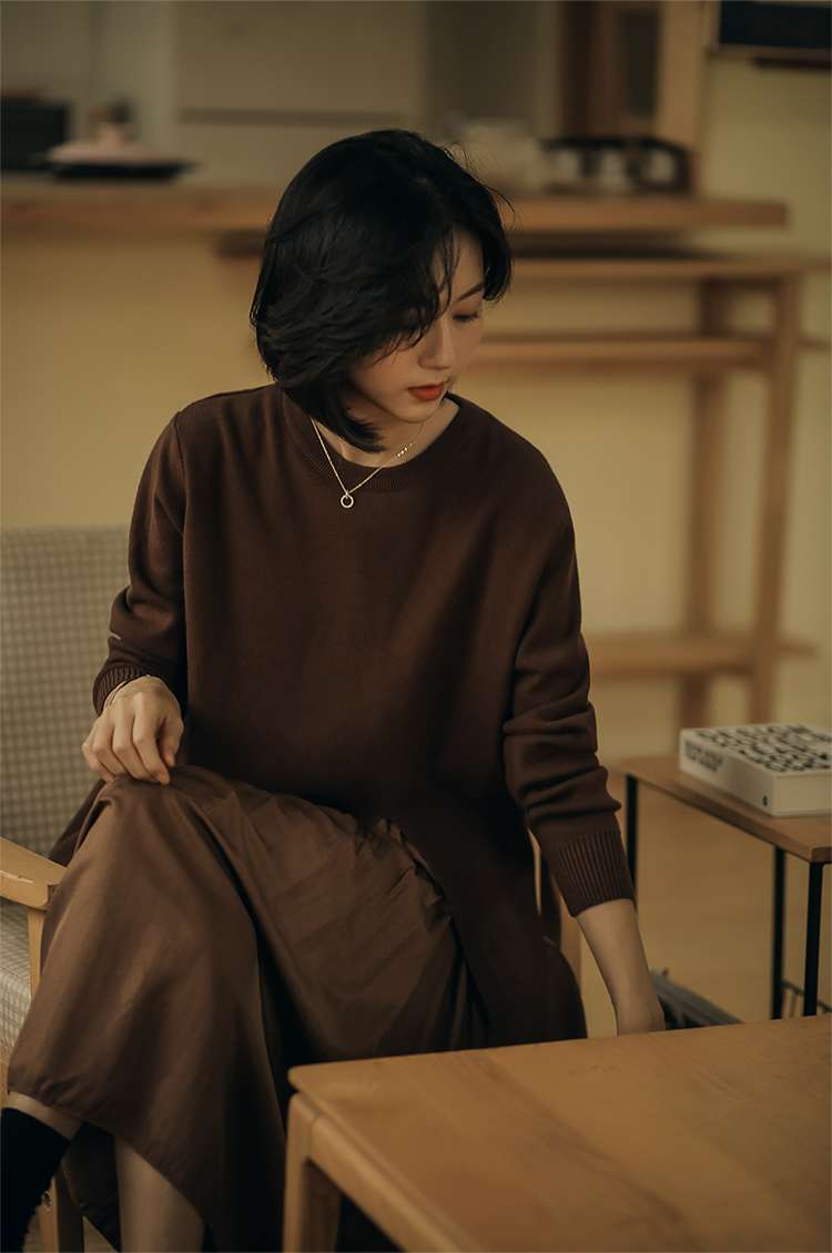 50代ファッション 大人の魅力引き立つ ゆったりワンピース