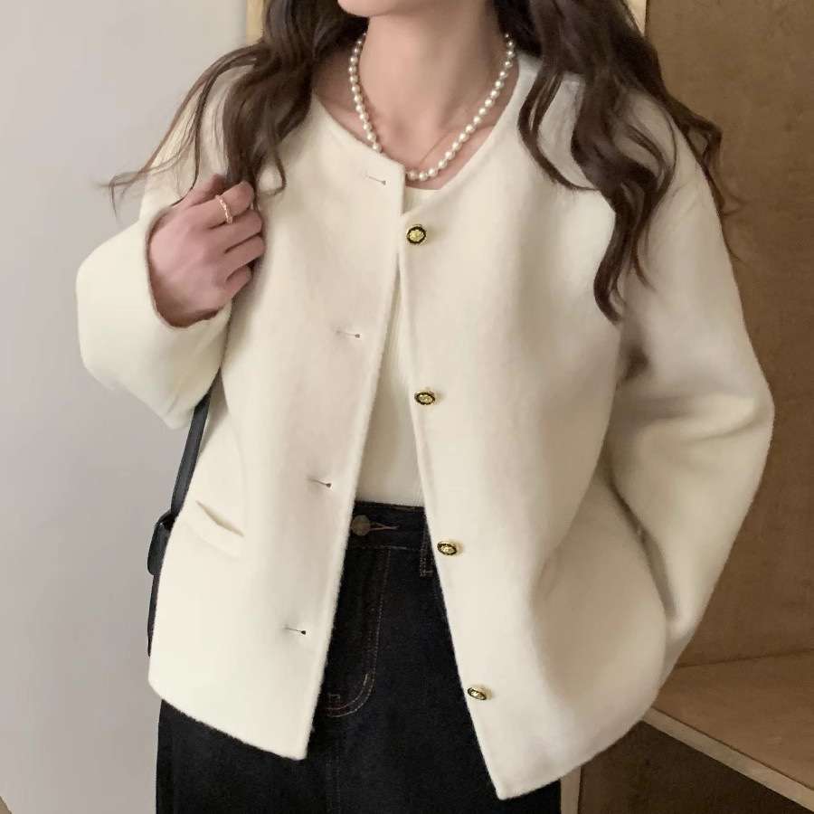 50代ファッションアウター クラシック短丈ウールジャケット