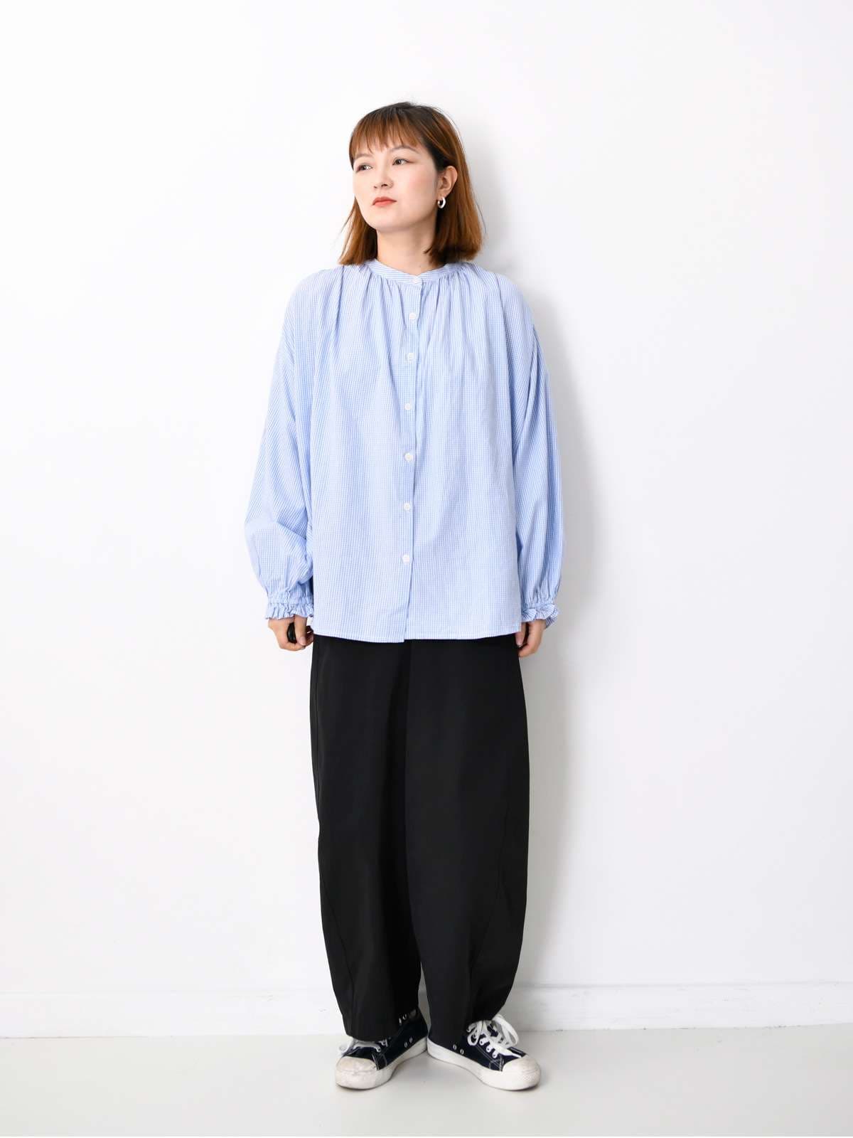 50代ファッション ふんわりギャザーブラウス